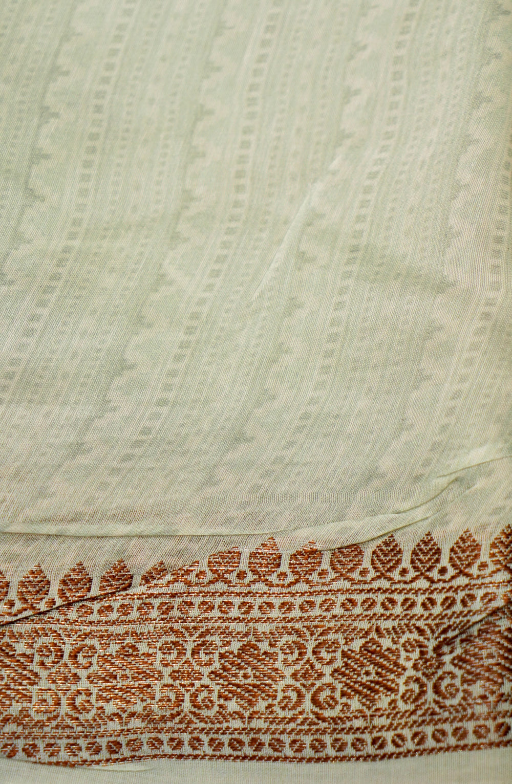 Handwoven Pastel Green Banarasi Blended Muslin Silk Saree