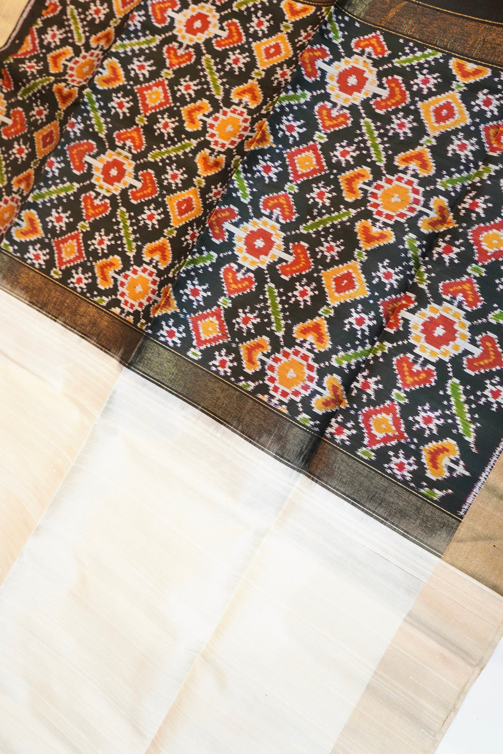 Pearl White Ikat Print Tussar Silk Handwoven Banarasi Saree