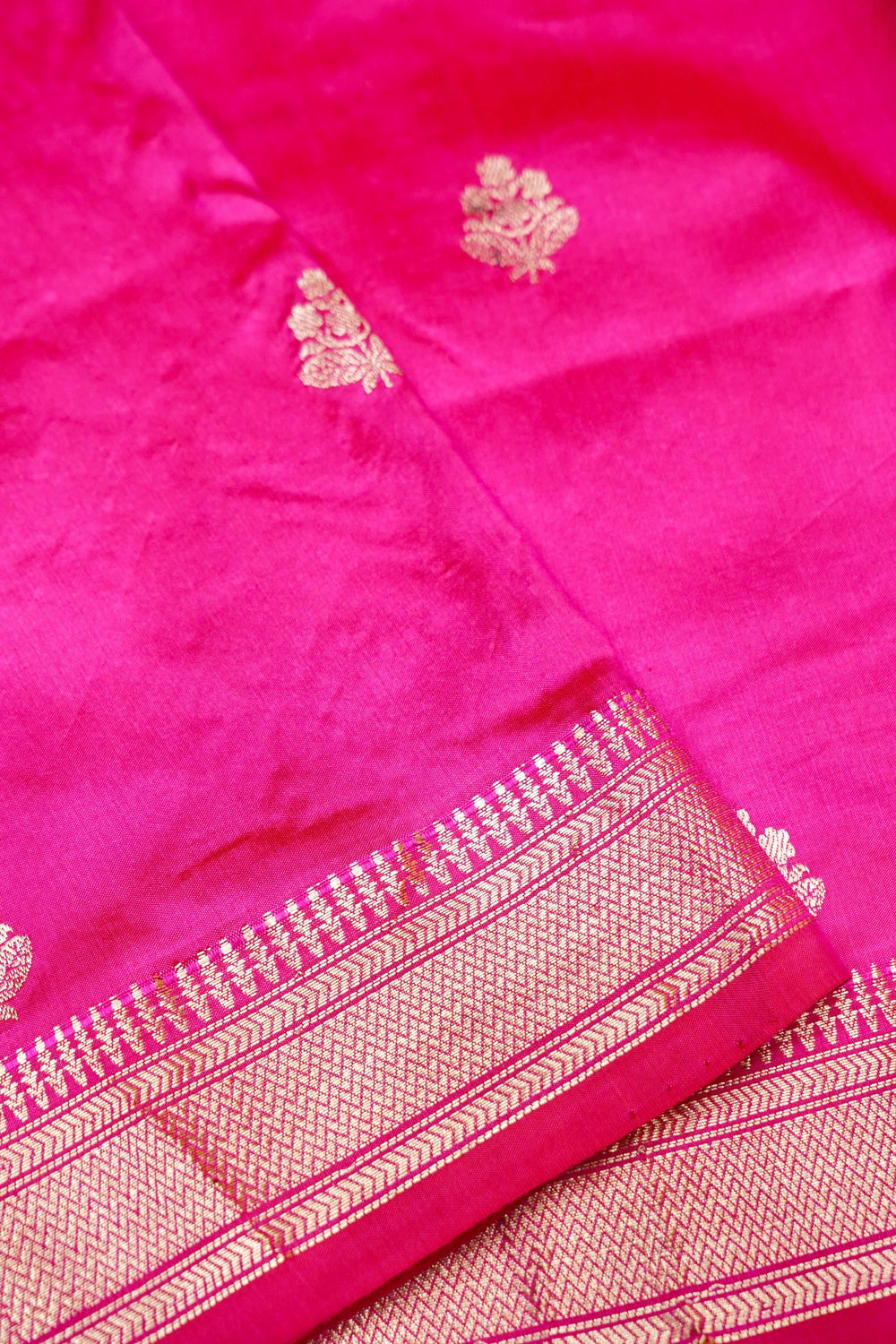 Magenta Pink Motif Katan Silk Handwoven Banarasi Saree