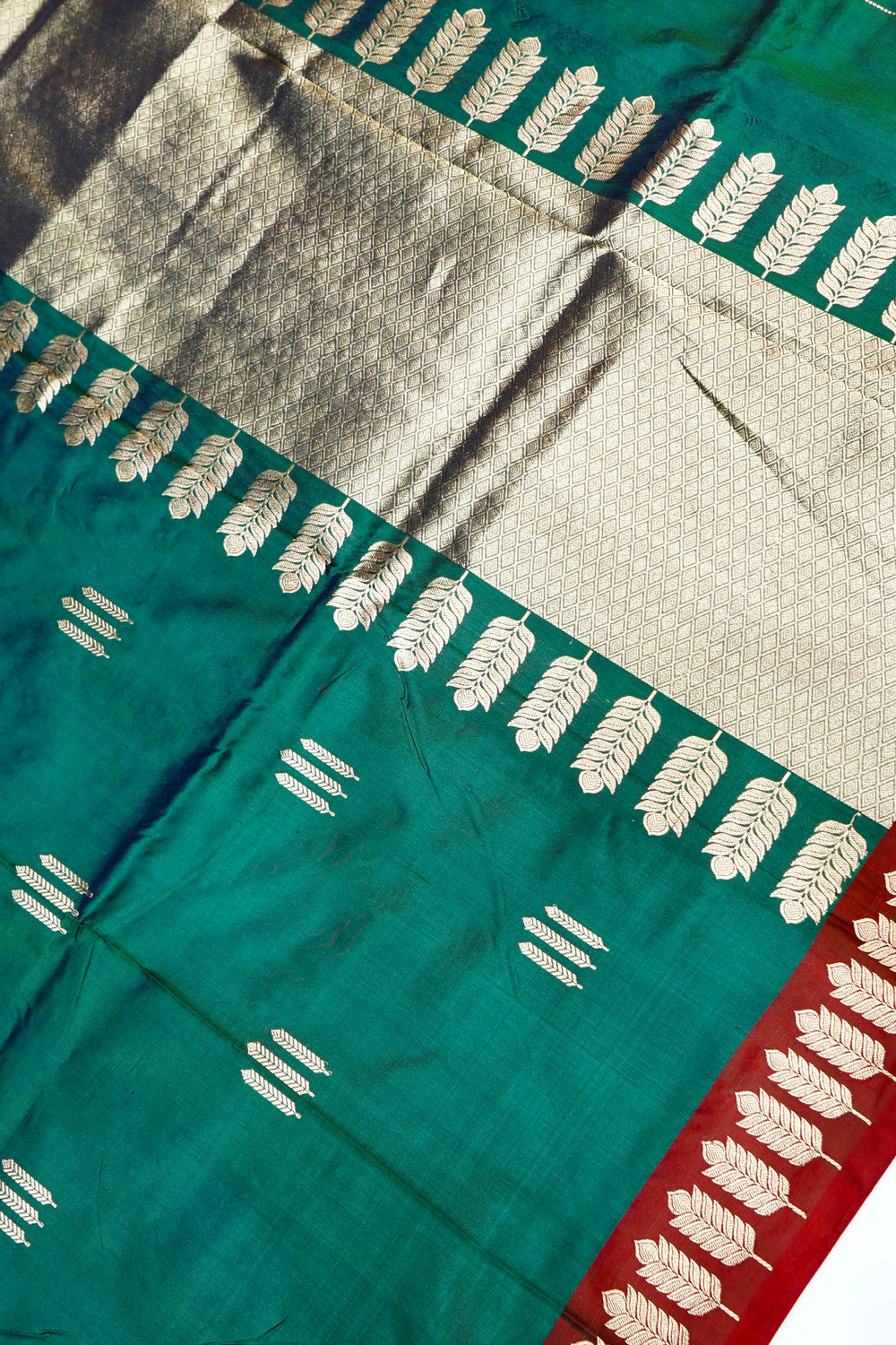 Pine Green Motif Katan Silk Handwoven Banarasi Saree