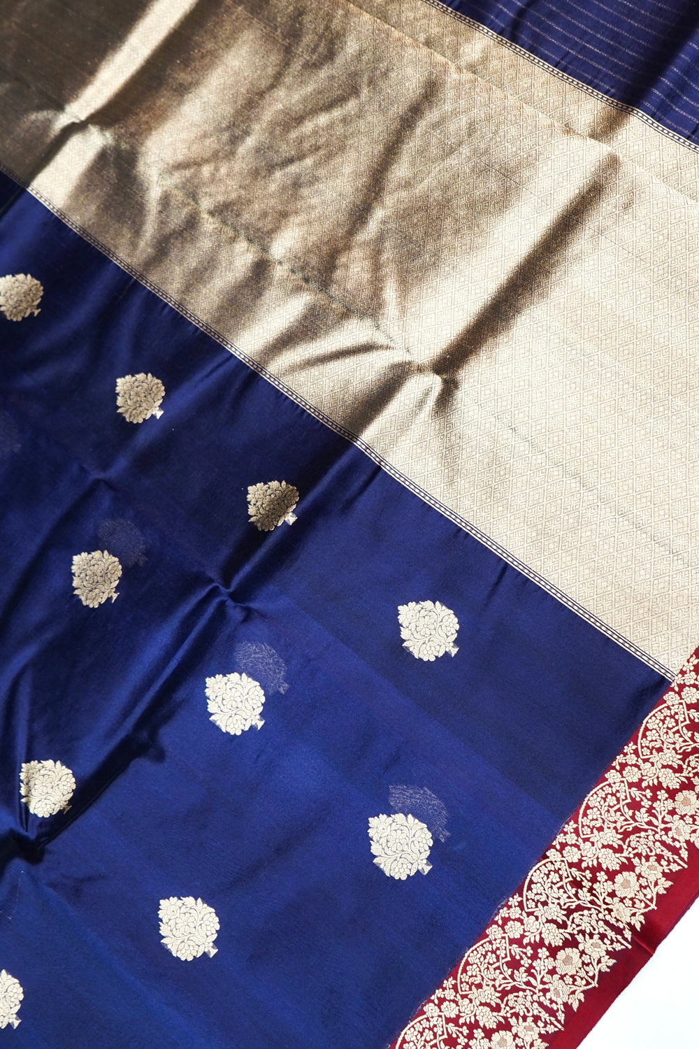 Navy Blue Motif Breezy Organza  Handwoven Banarasi Saree