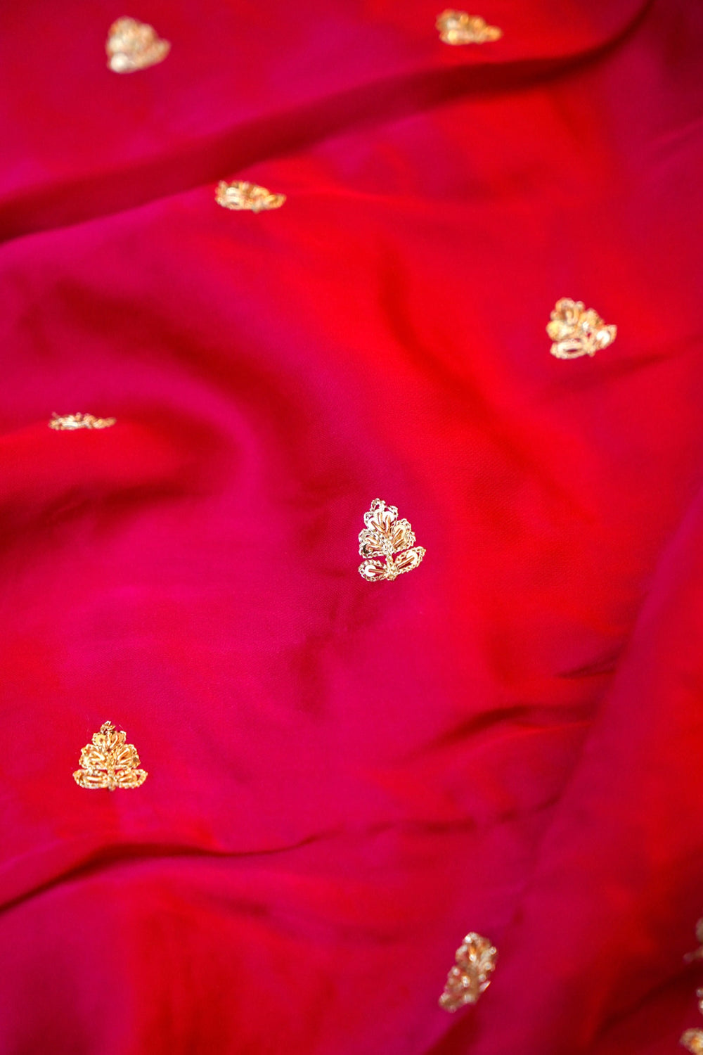 Pink Red Hand Embroidery Crepe  Handwoven Banarasi Saree