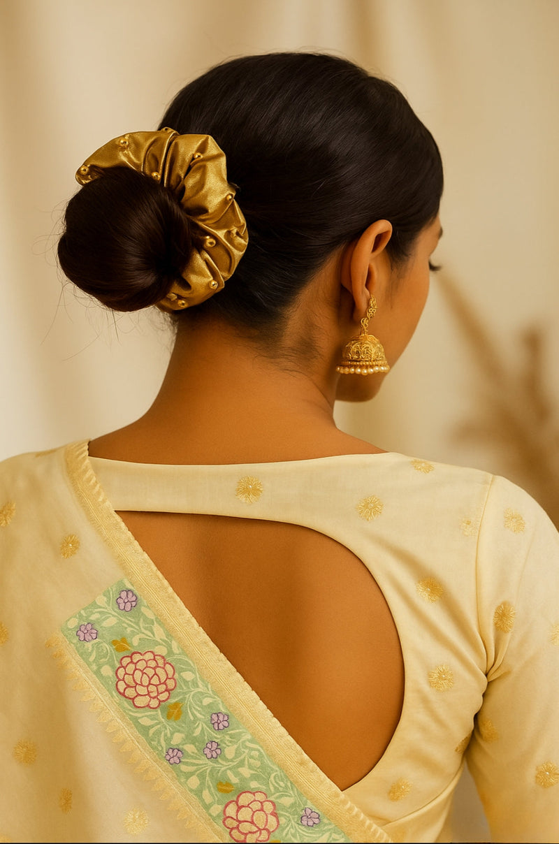 Premium Golden Scrunchie – (Worth ₹1299) Free Gift