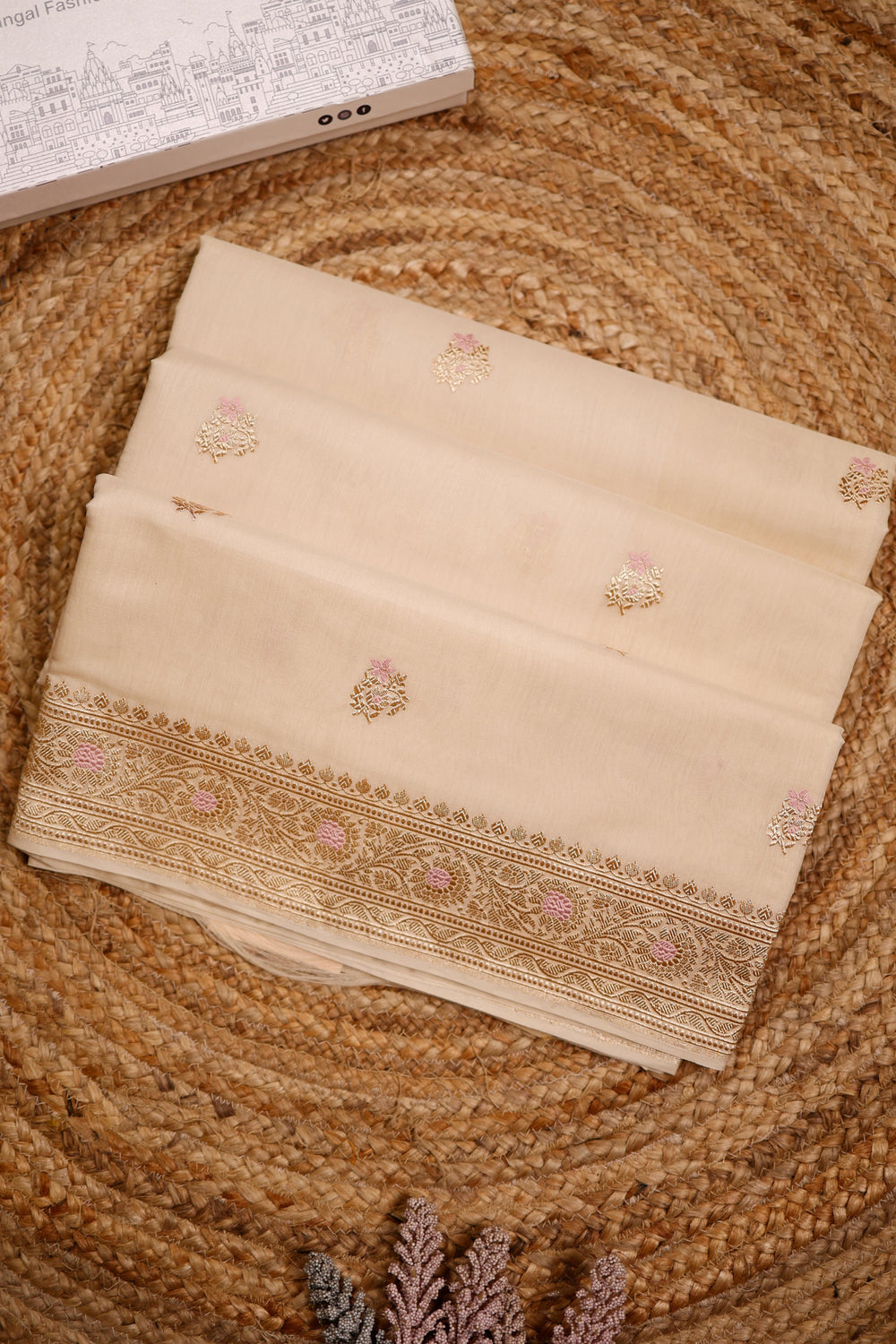 Handwoven Off White Banarasi Handloom Silk Saree