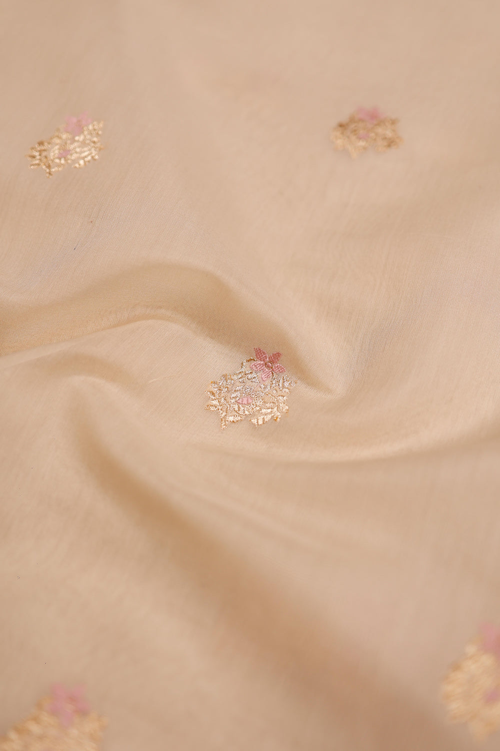 Handwoven Off White Banarasi Handloom Silk Saree