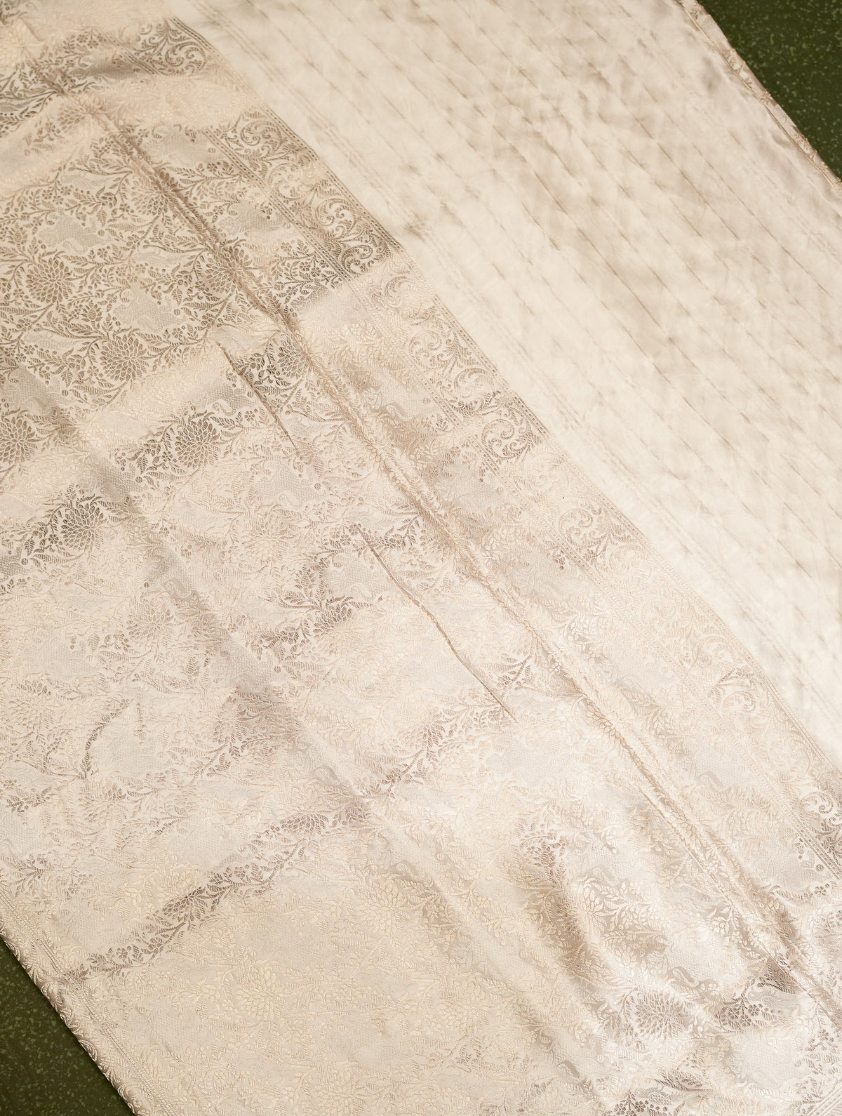 Handwoven Cream Banarasi Mashru Silk Saree