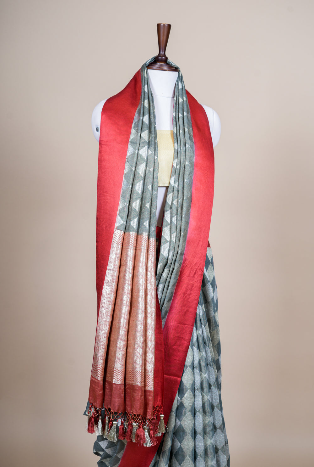 Handwoven Dark Gray Banarasi Handloom Silk Saree