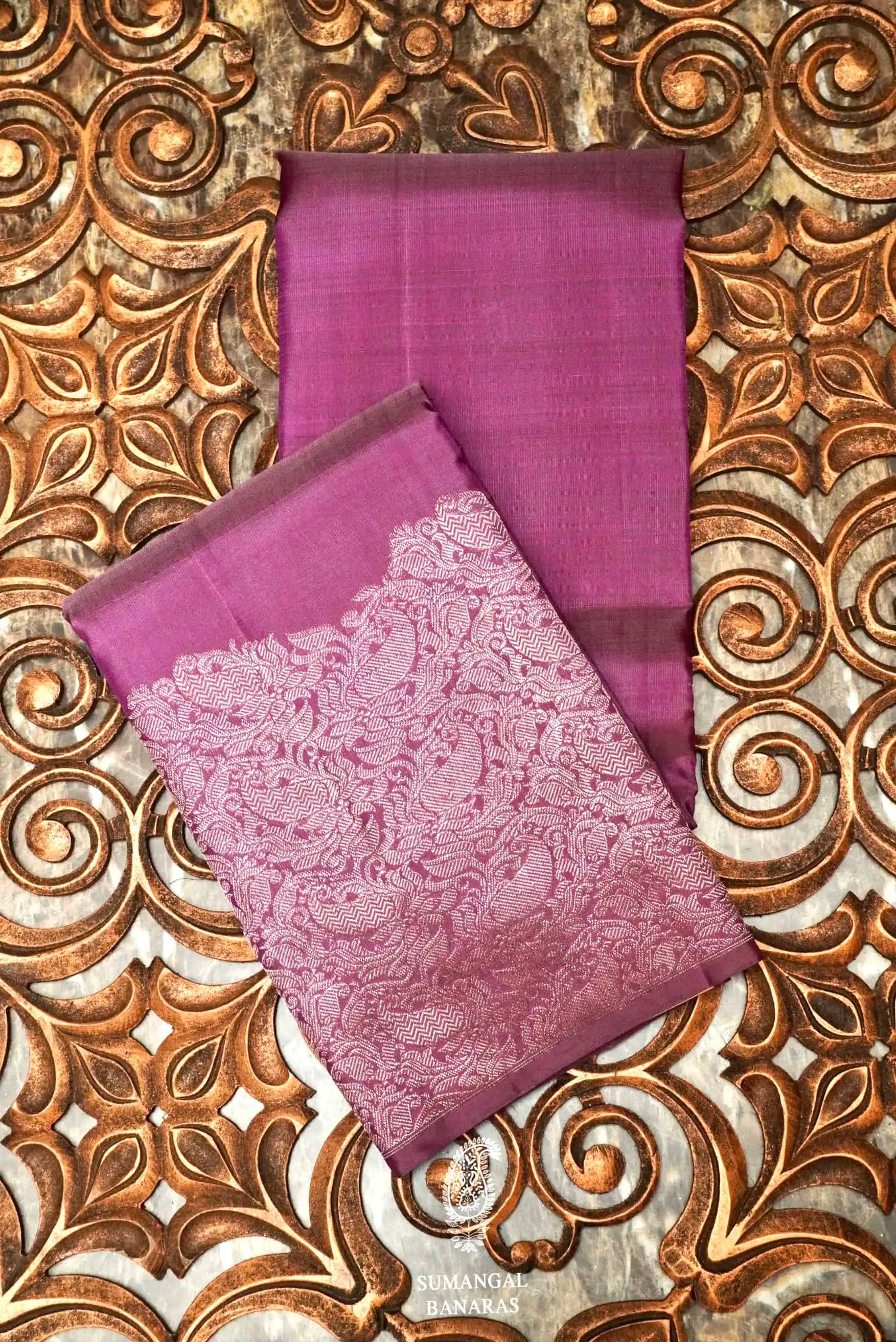 Here's our Onion Pink Art Silk Saree with zari border.. Saree details-  Fabric- Art Silk Pattern- Maheshwari Dabu Block Print Length-... | Instagram