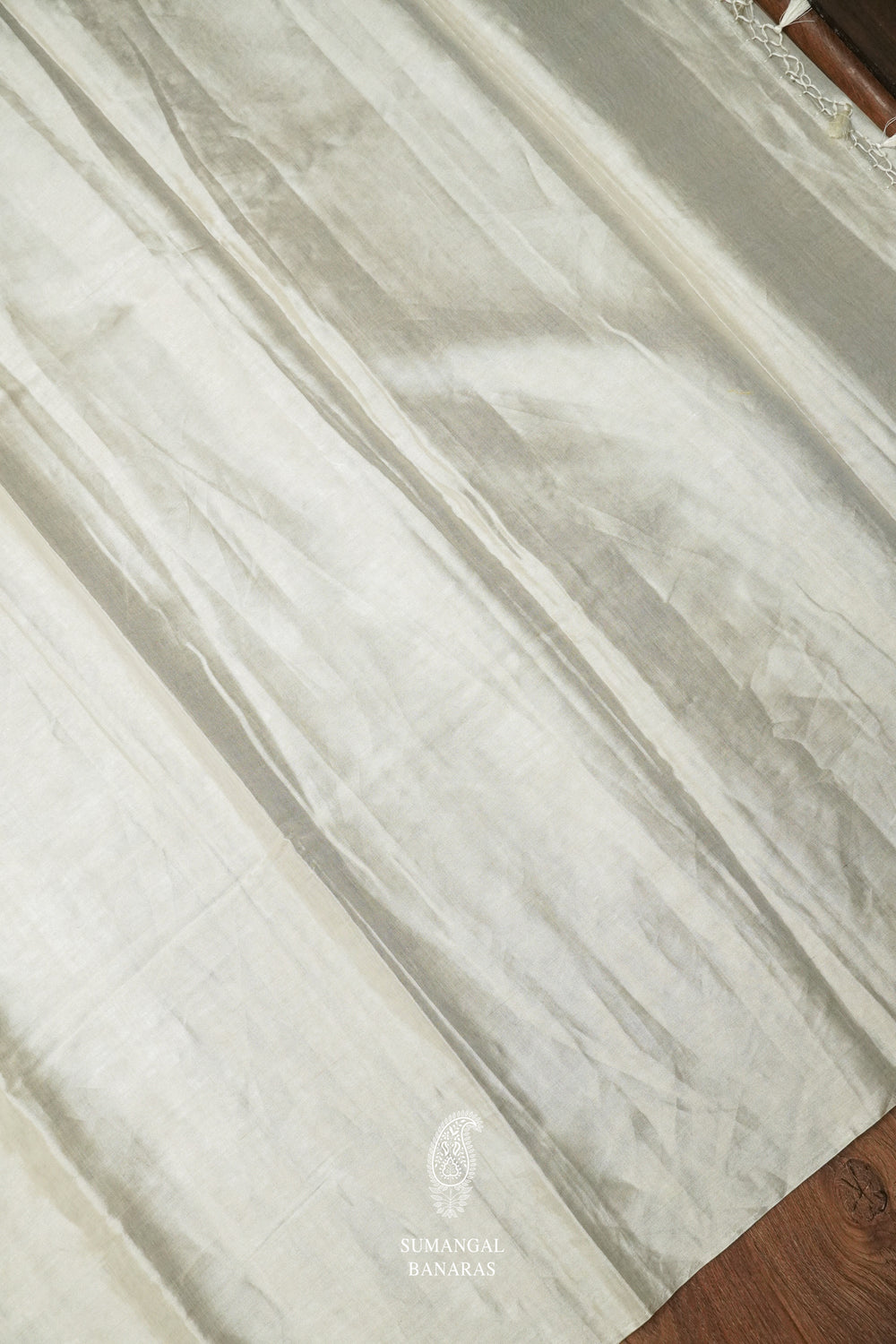 Handwoven Snow White Banarsi Tissue Silk Saree