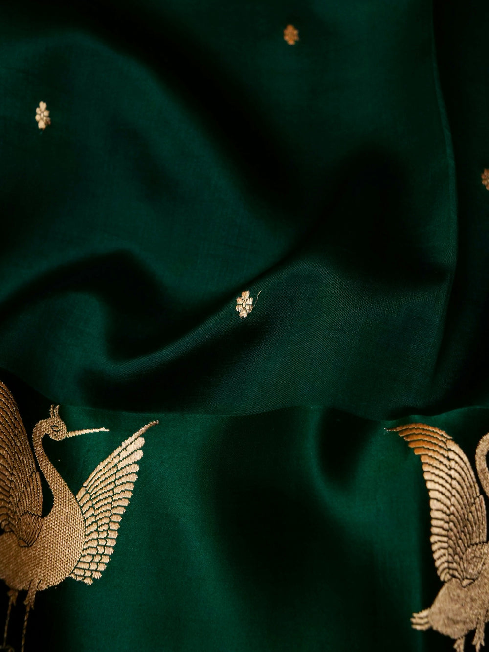 Handwoven Dark Green Banarasi Motif Katan Soft Silk Saree