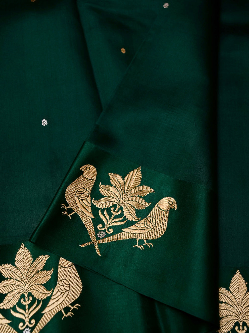 Handwoven Dark Green Banarasi Motif Katan Soft Silk Saree