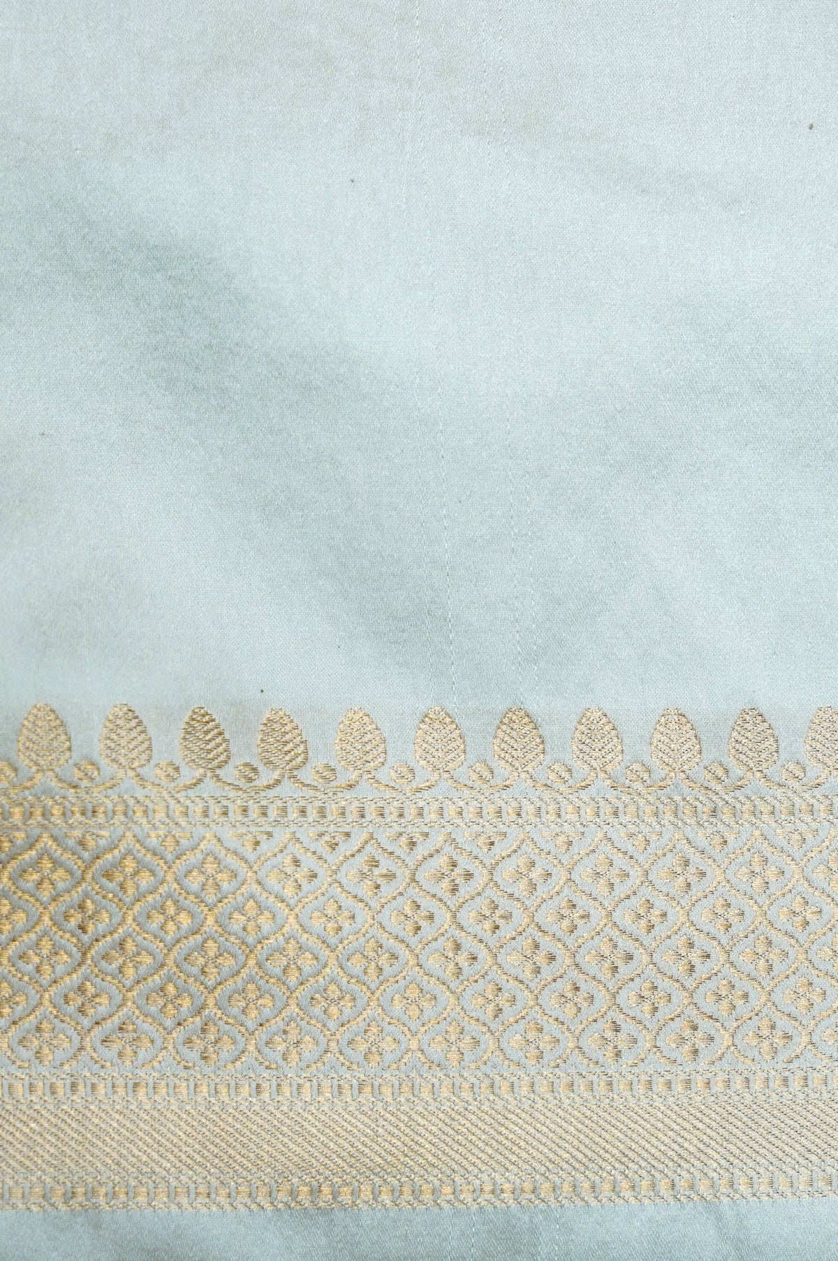 Handwoven Off White Banarasi Mashru Silk Saree