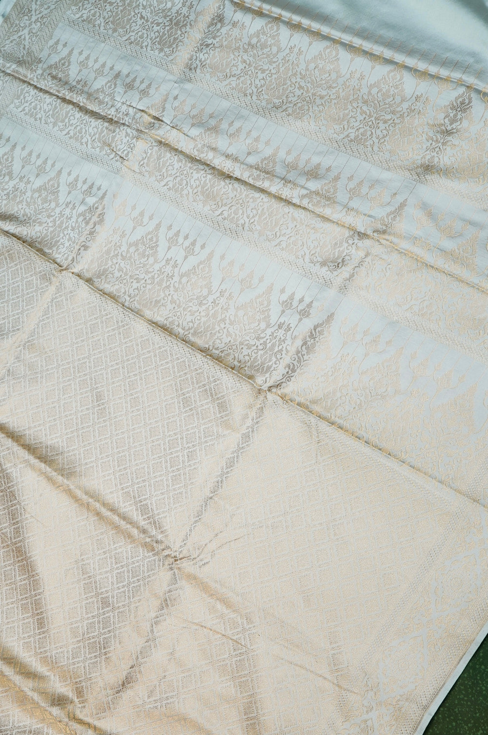 Handwoven Off White Banarasi Mashru Silk Saree
