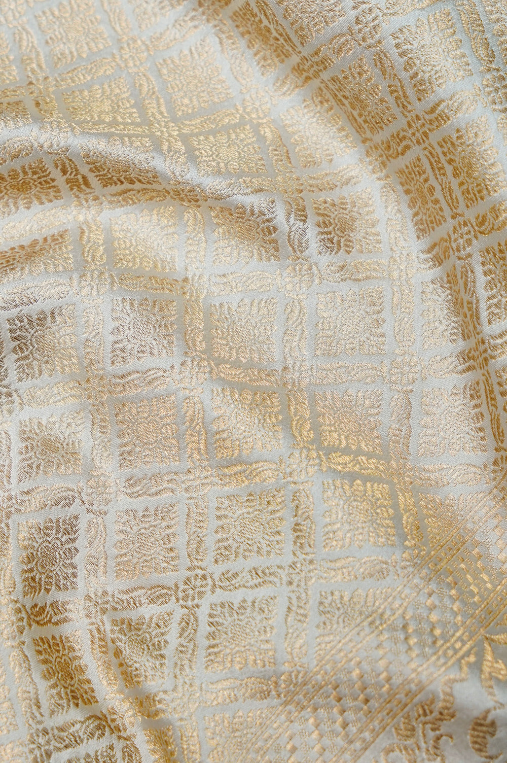 Handwoven Off White Banarasi Mashru Silk Saree