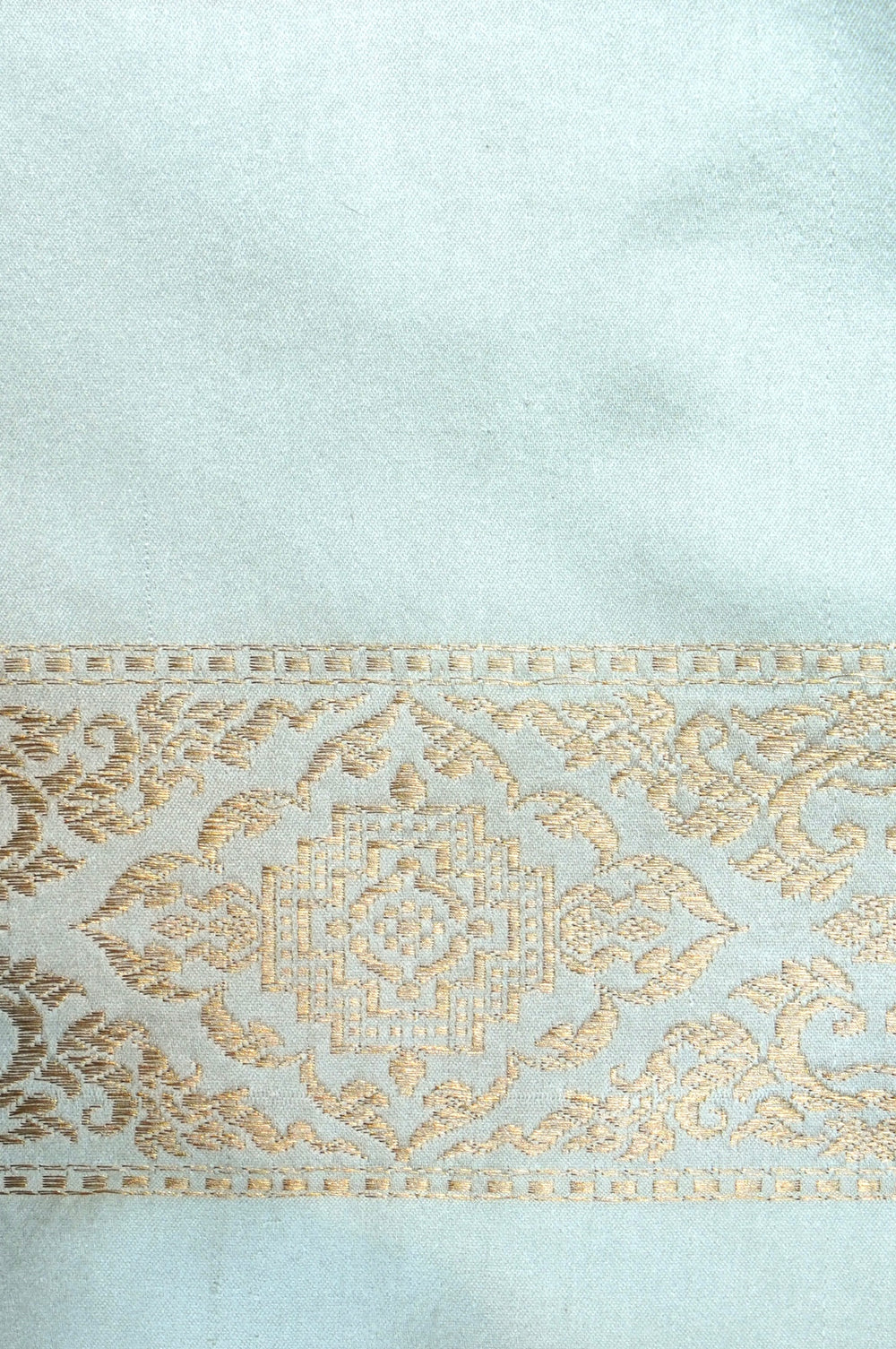 Handwoven Off White Banarasi Mashru Silk Saree