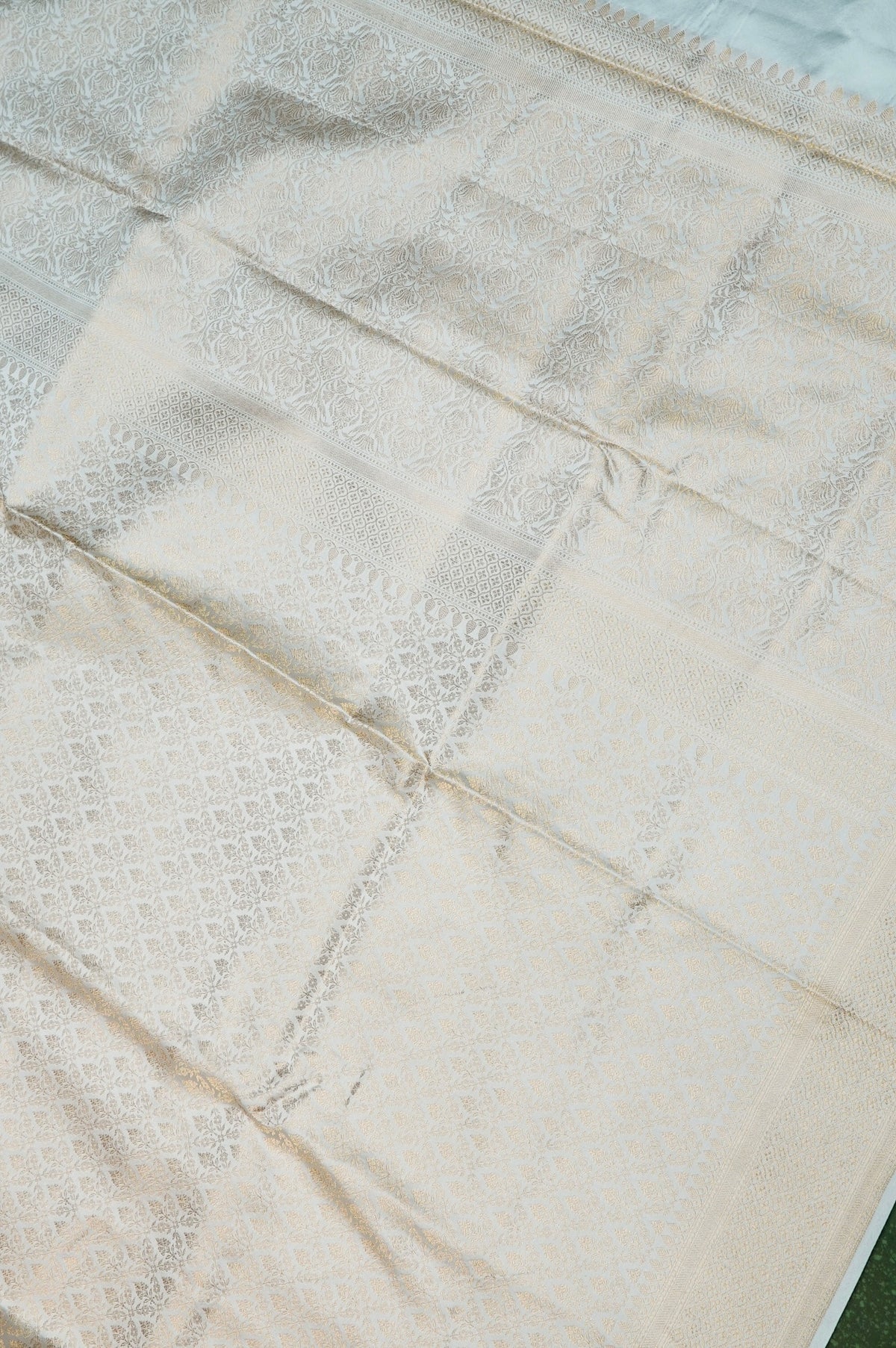 Handwoven Off White Banarasi Mashru Silk Saree