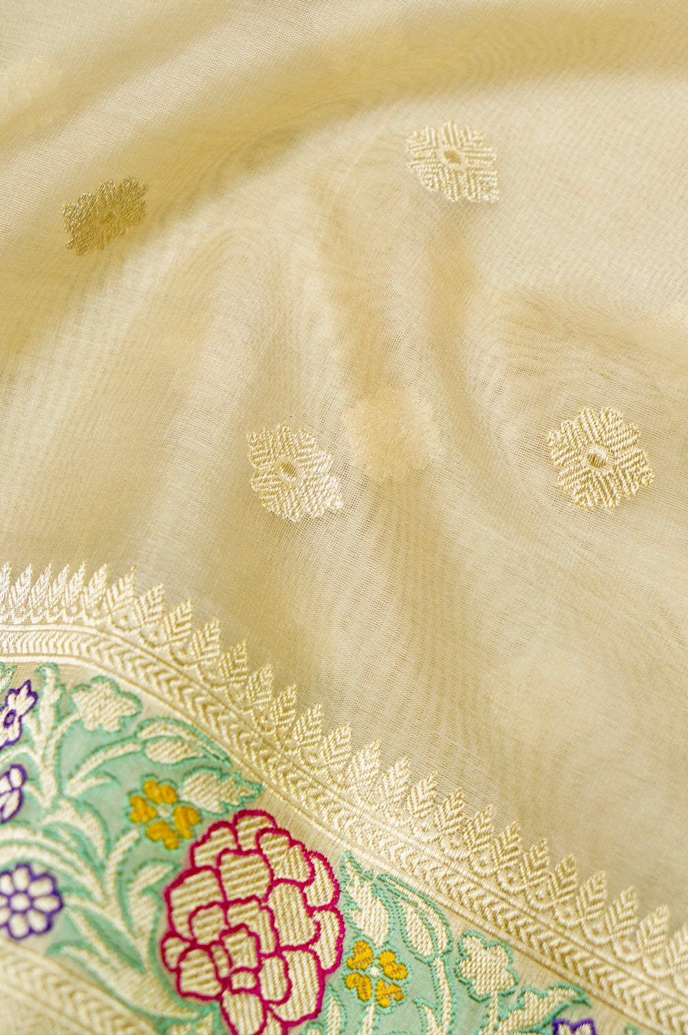 Handwoven Off White Banarasi Kora Tissue Silk Saree