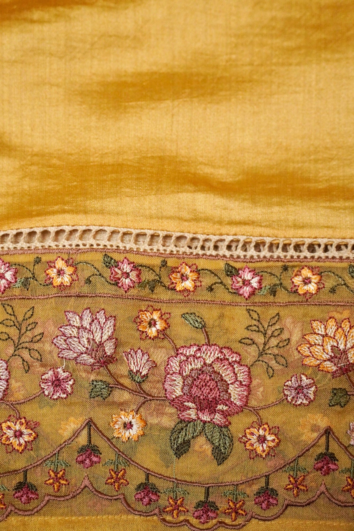 Handowoven Beige Banarasi Kanjivaram Silk Saree