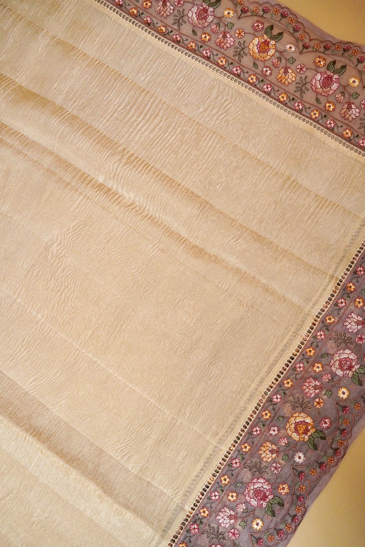 Handowoven Beige Banarasi kanjivaram Silk Saree