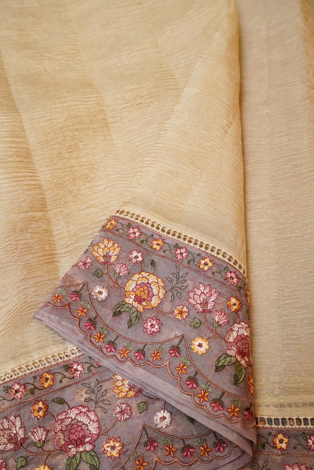 Handowoven Beige Banarasi kanjivaram Silk Saree