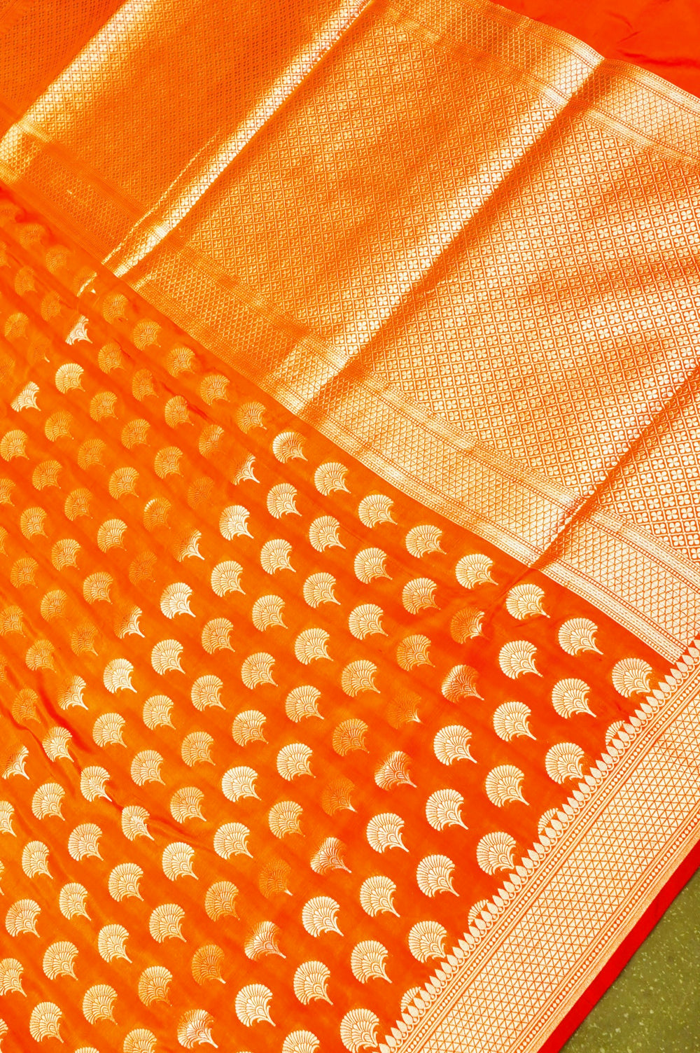 Handwoven Dual Tone Banarasi Katan Silk Saree
