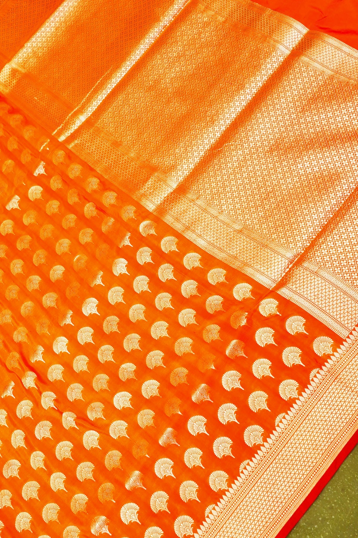 Handwoven Dual Tone Banarasi Katan Silk Saree