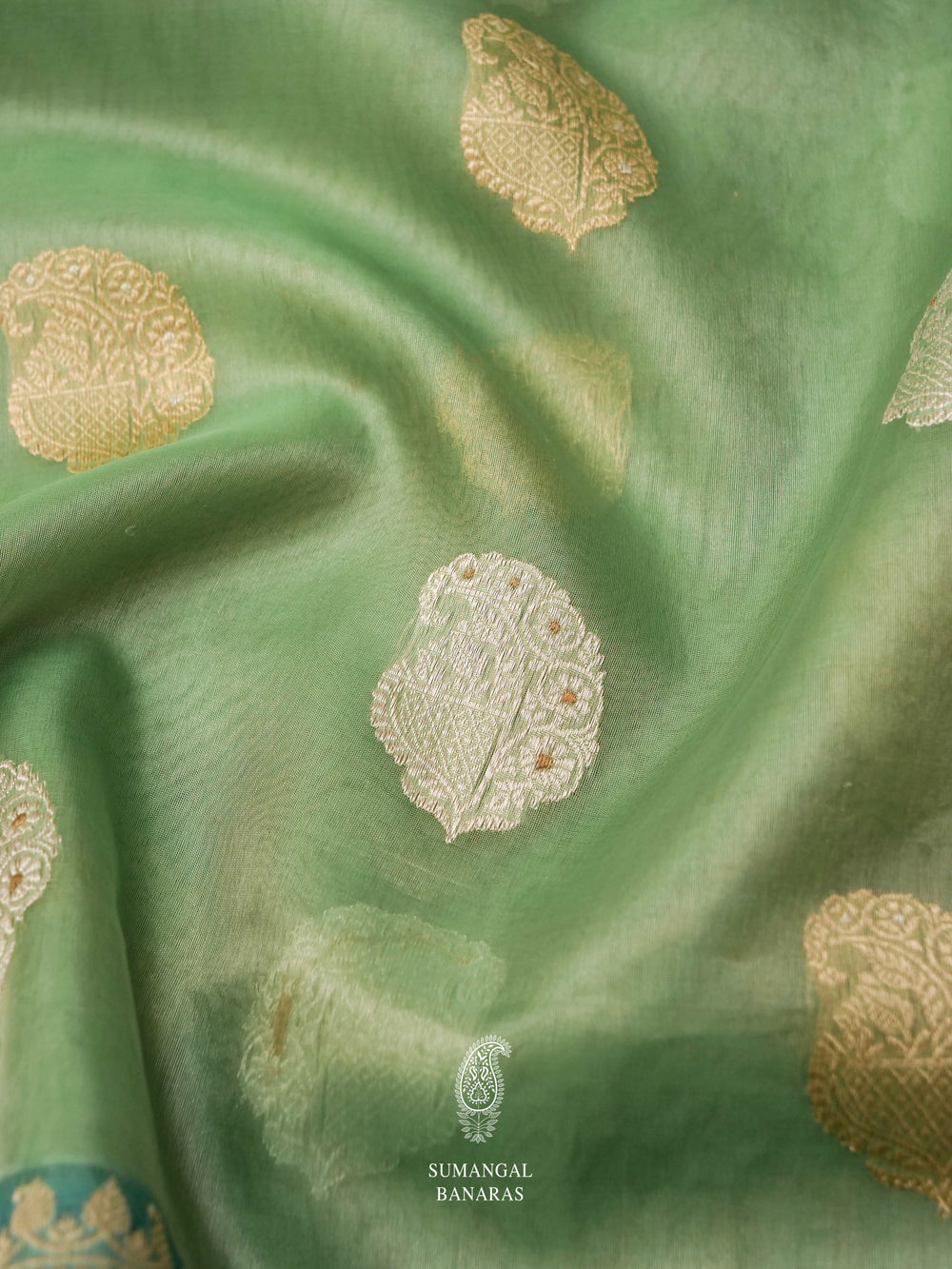 Handwoven Embrald Green Woven Organza Silk Saree