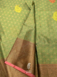 Banarasi Green Blended Tanchoi Silk Saree