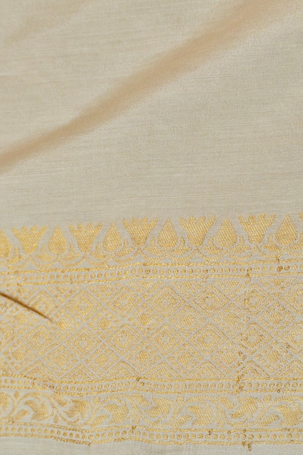 Handwoven Off White Banarasi Handloom Tussar Silk Saree