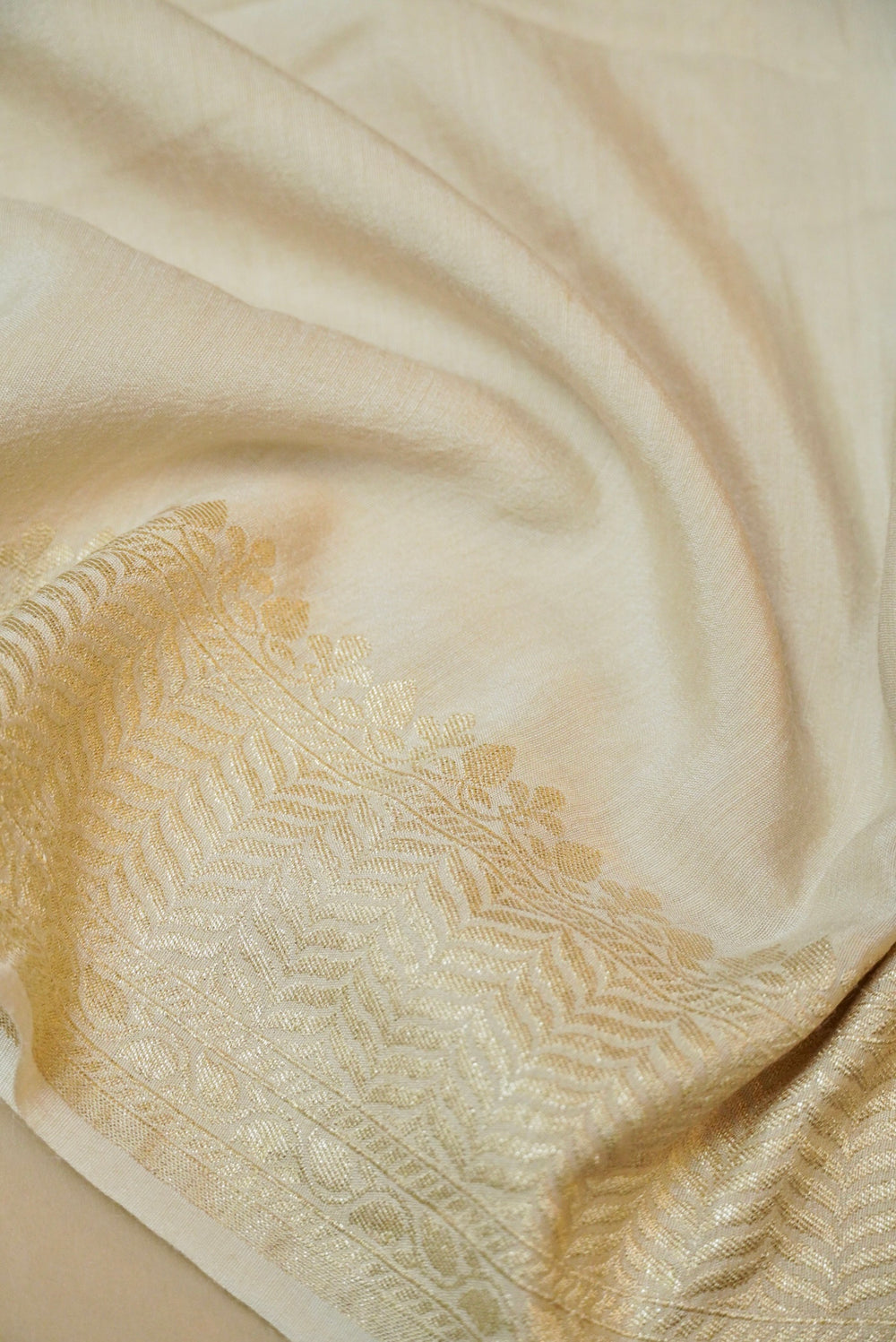 Handwoven Off White Banarasi Moonga Silk Saree