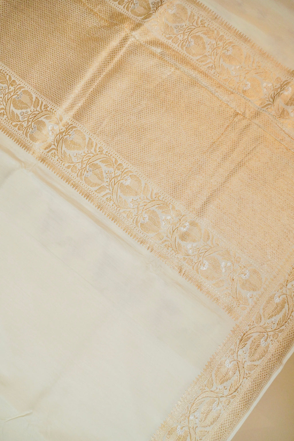 Handwoven White Banarasi Moonga Silk Saree