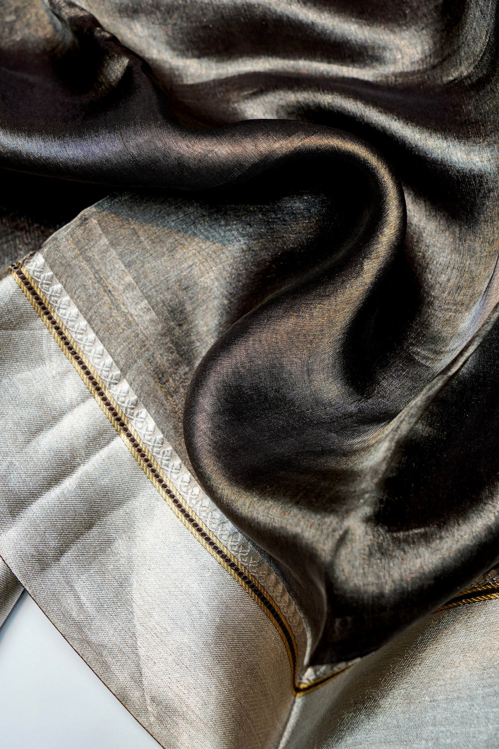 Handwoven Grey Banarasi Tissue Silk Saree