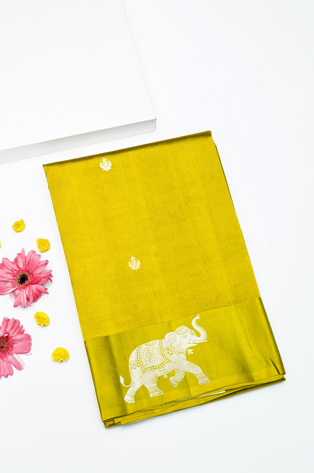 Handwoven Mehendi Green Banarasi Katan Soft Silk Saree