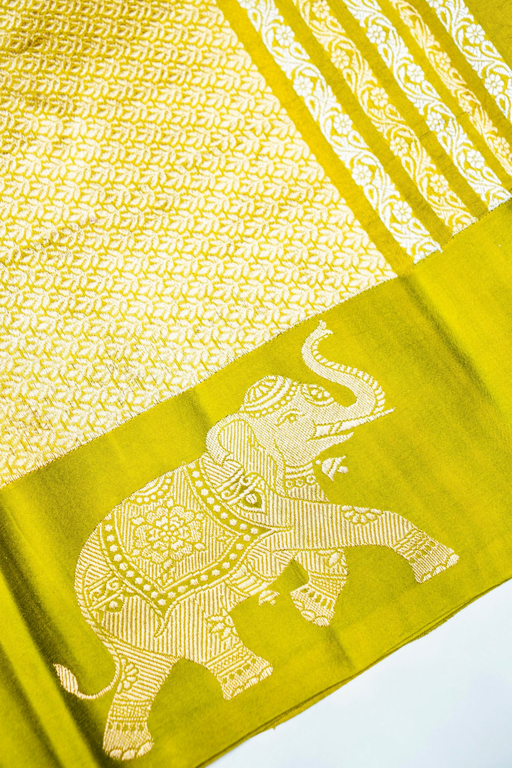 Handwoven Mehendi Green Banarasi Katan Soft Silk Saree