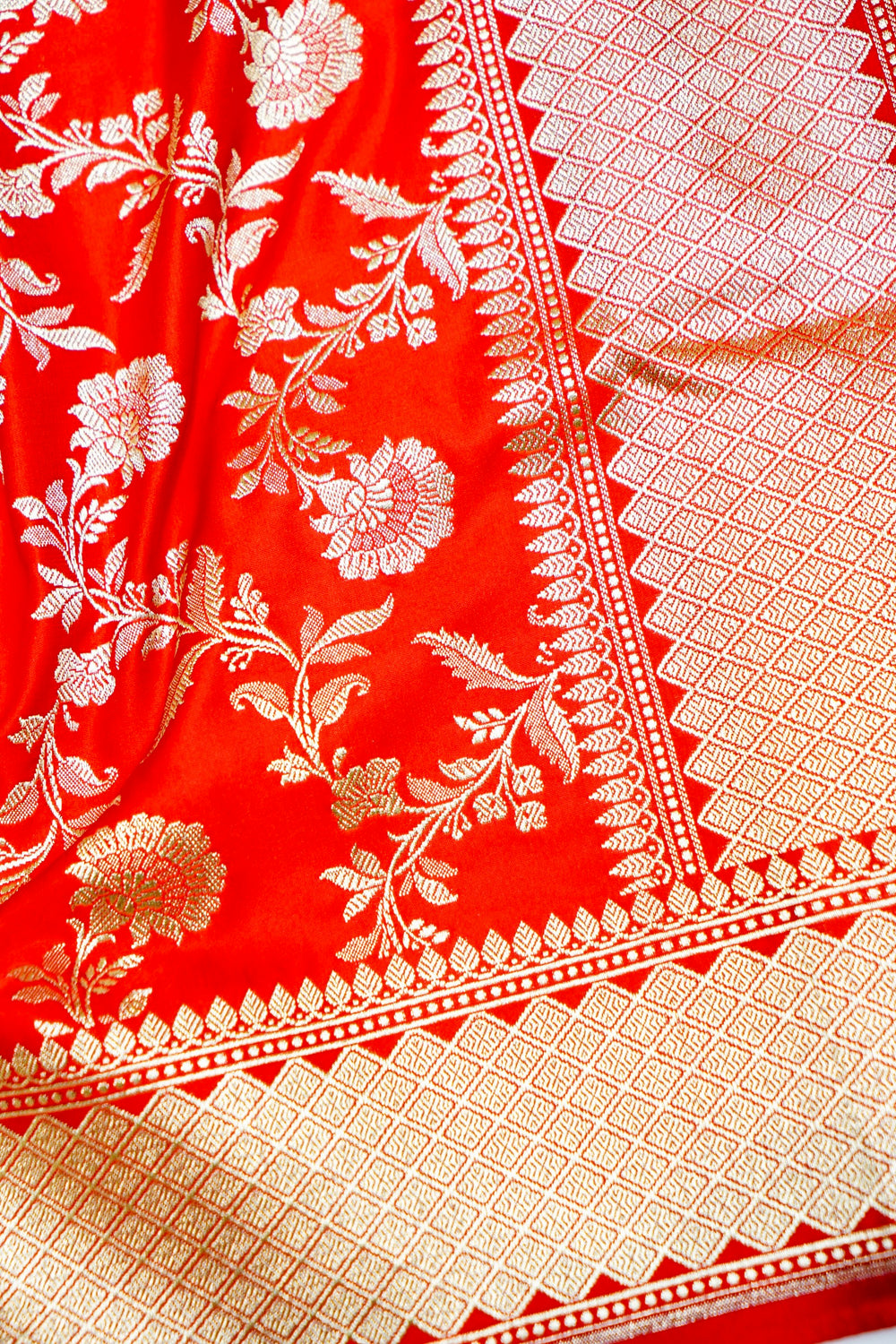 Banarasi Red Blended Katan Silk Saree