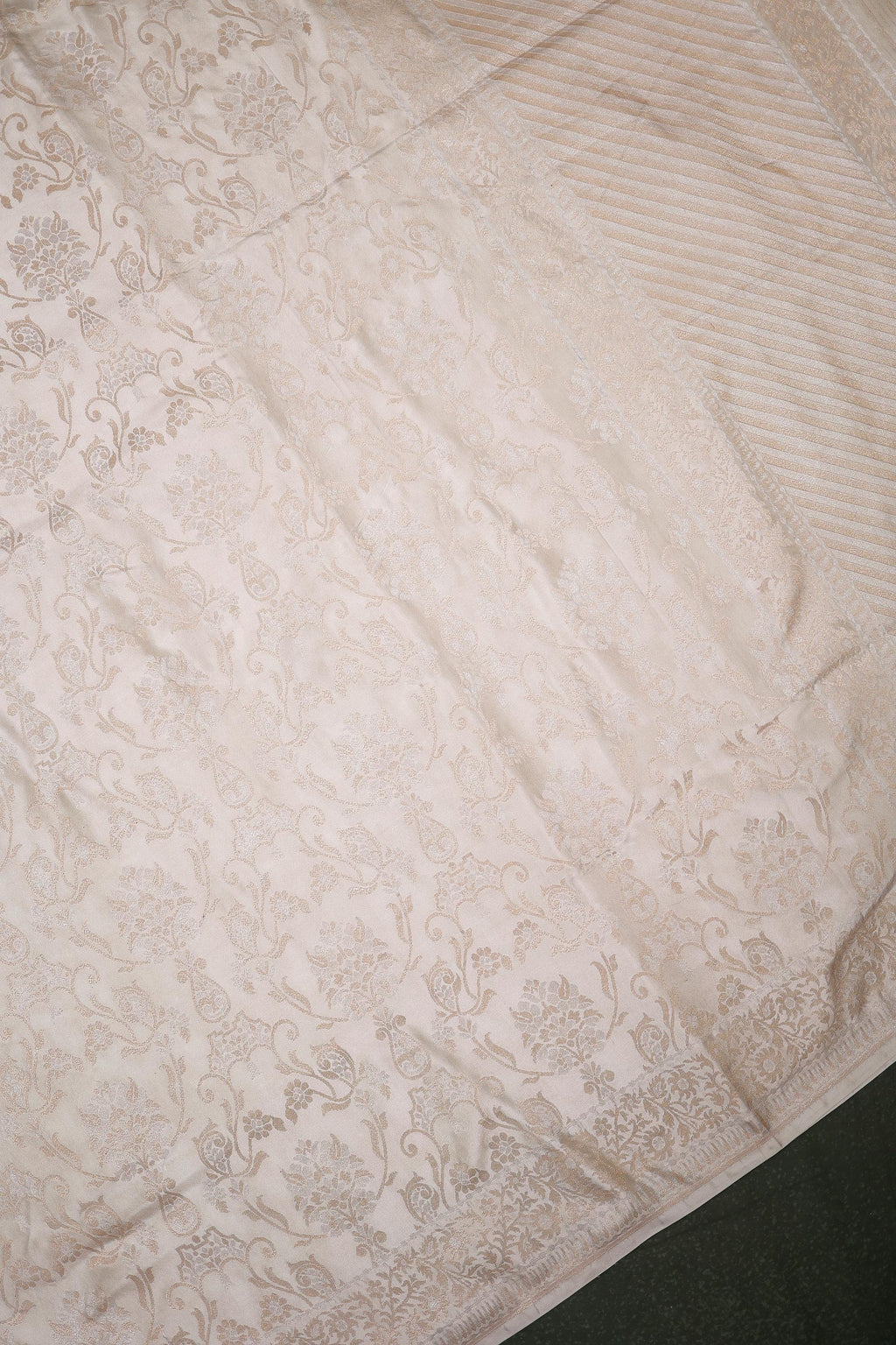 Handwoven Cream Banarasi Mashru Silk Saree
