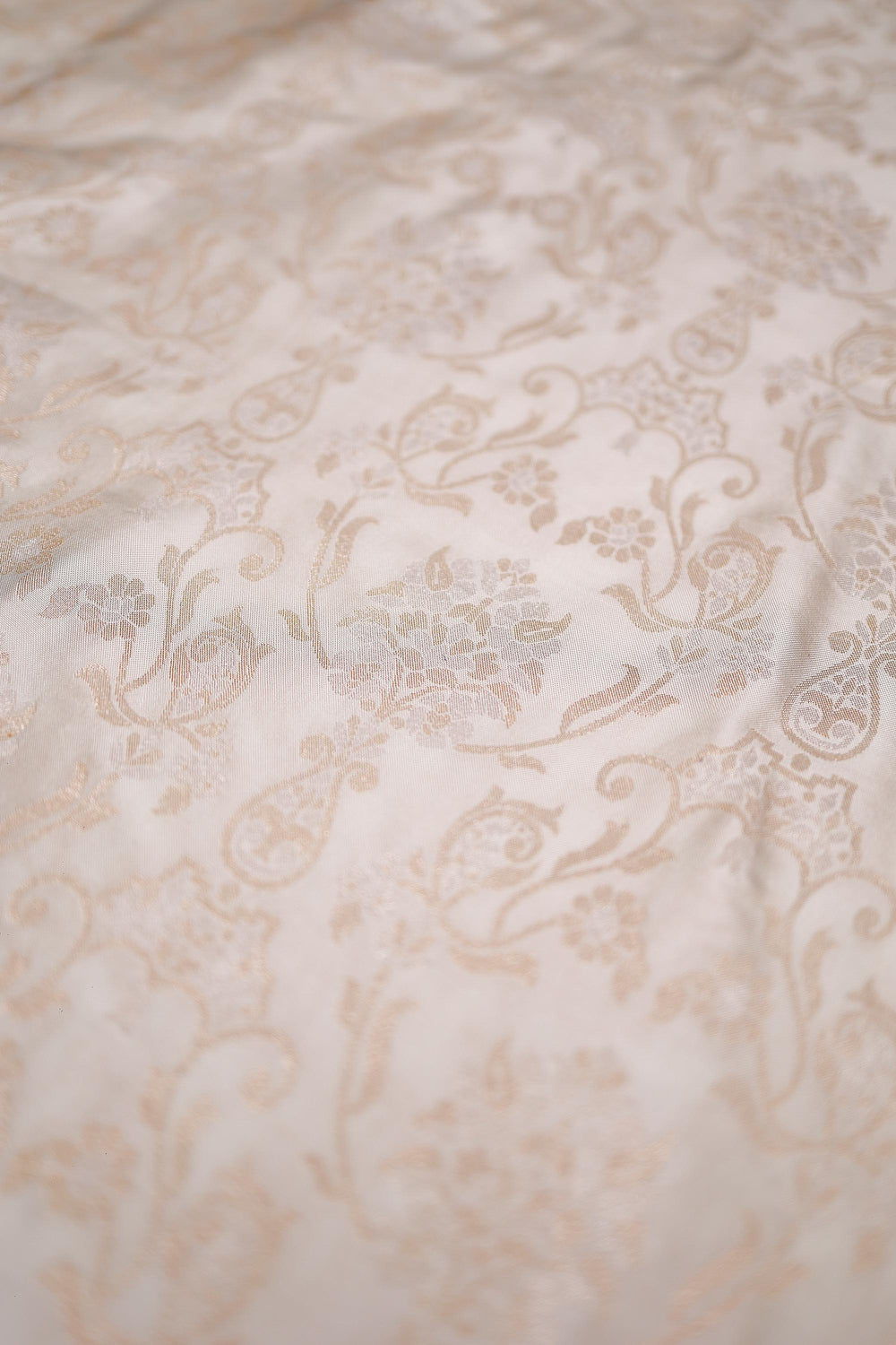 Handwoven Cream Banarasi Mashru Silk Saree