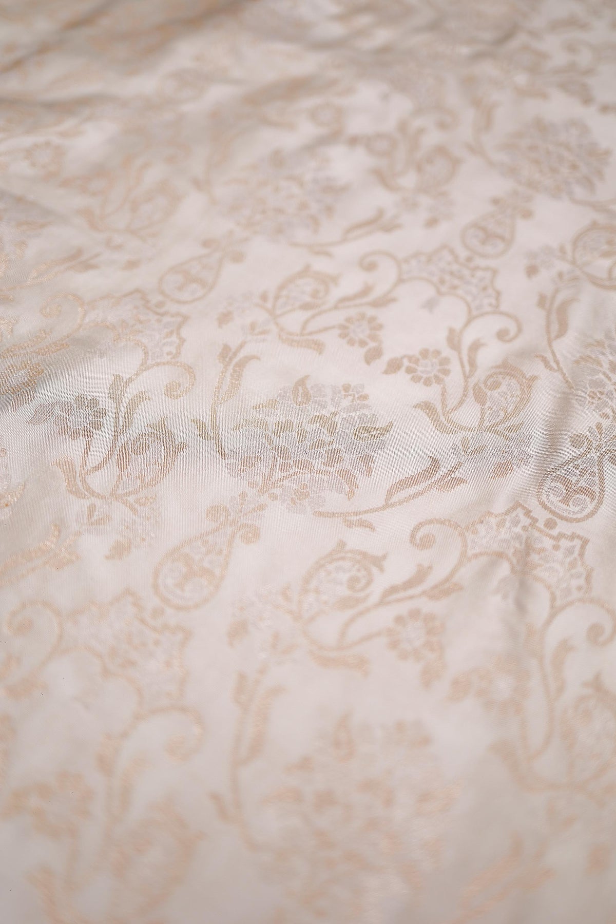 Handwoven Cream Banarasi Mashru Silk Saree
