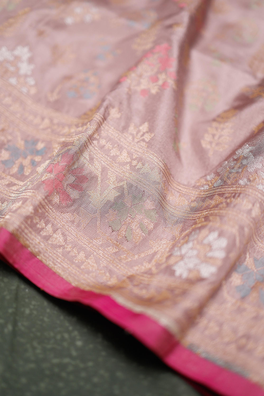Handwoven Pastel Mauve Banarasi Katan Silk Saree