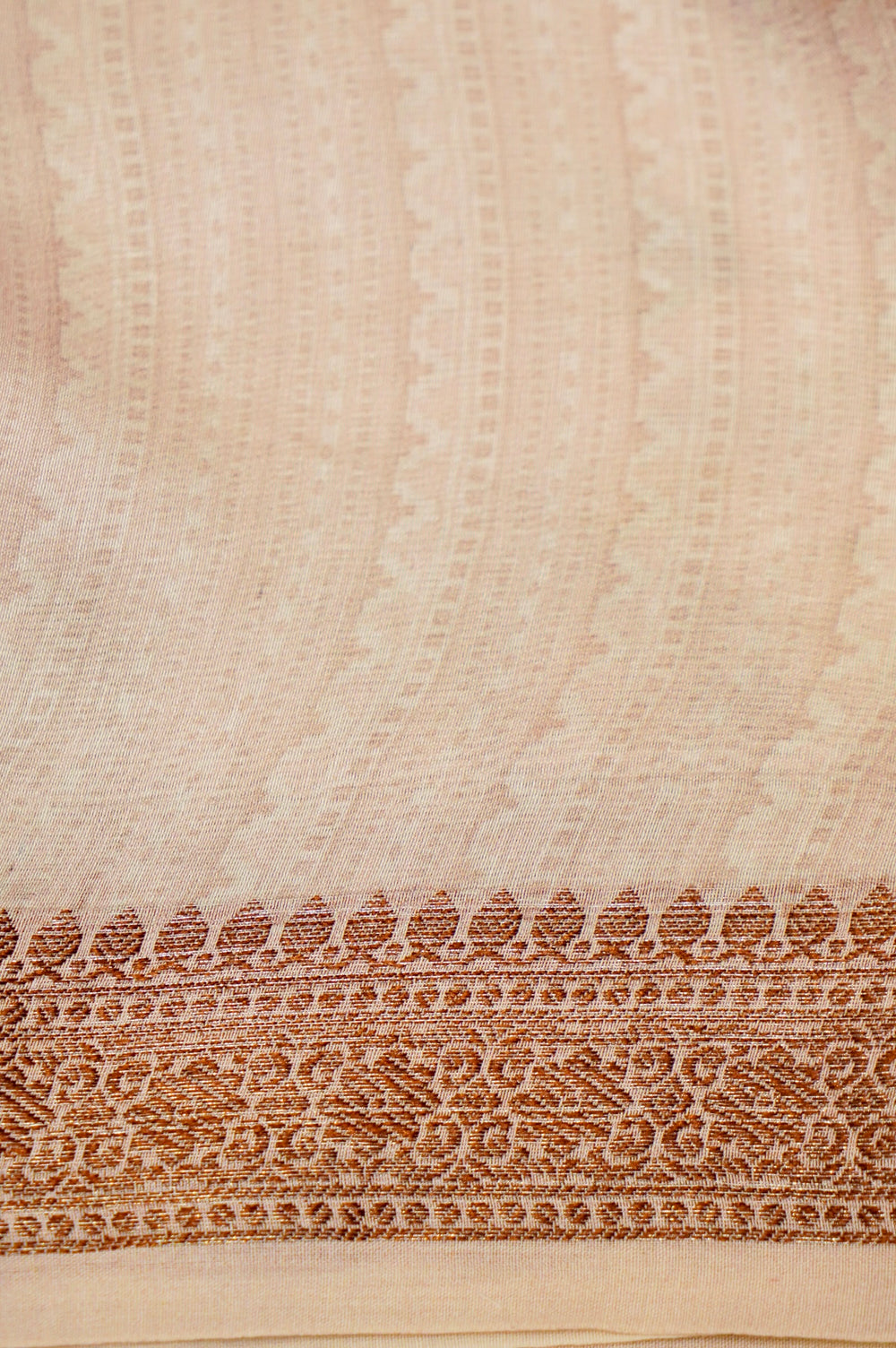 Handwoven Off white Banarasi Blended Muslin Silk Saree
