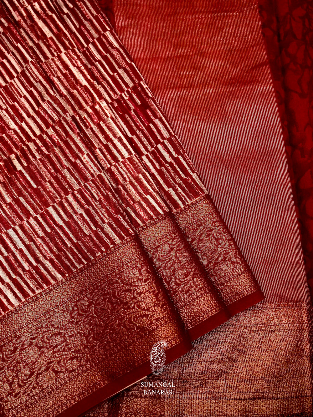 Handwoven Rustic Red Banaras Muslin Cotton Saree