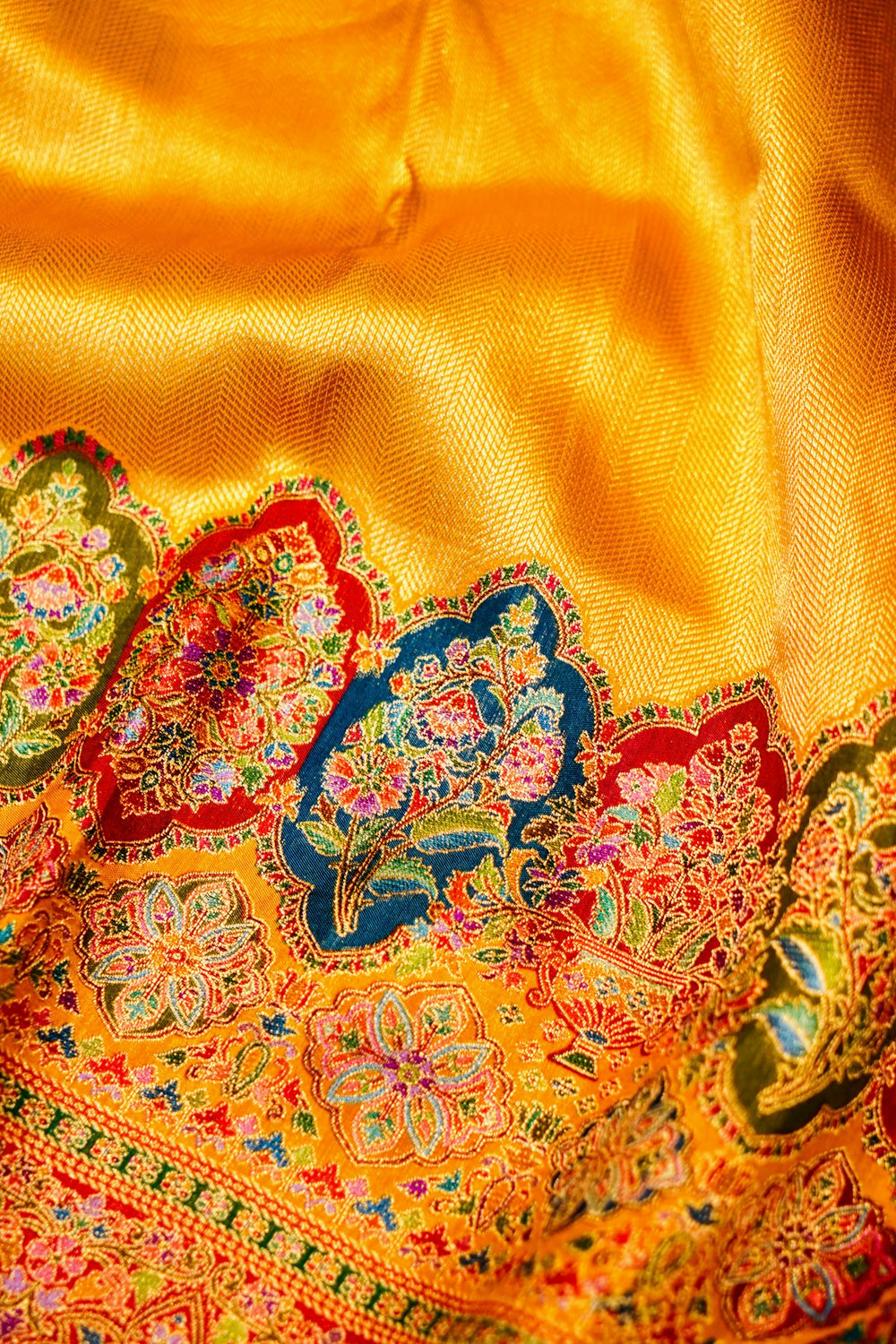 Banarasi Golden Blended Moonga Silk Saree