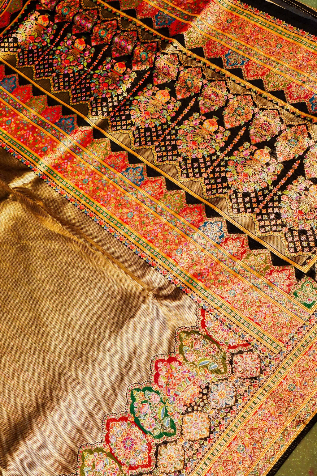 Banarasi Black Blended Moonga Silk Saree