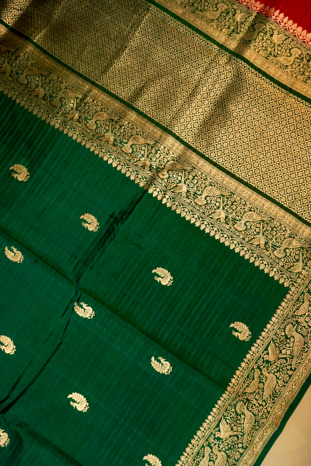 Handwoven Bottle Green Banarasi Katan Soft Silk Saree