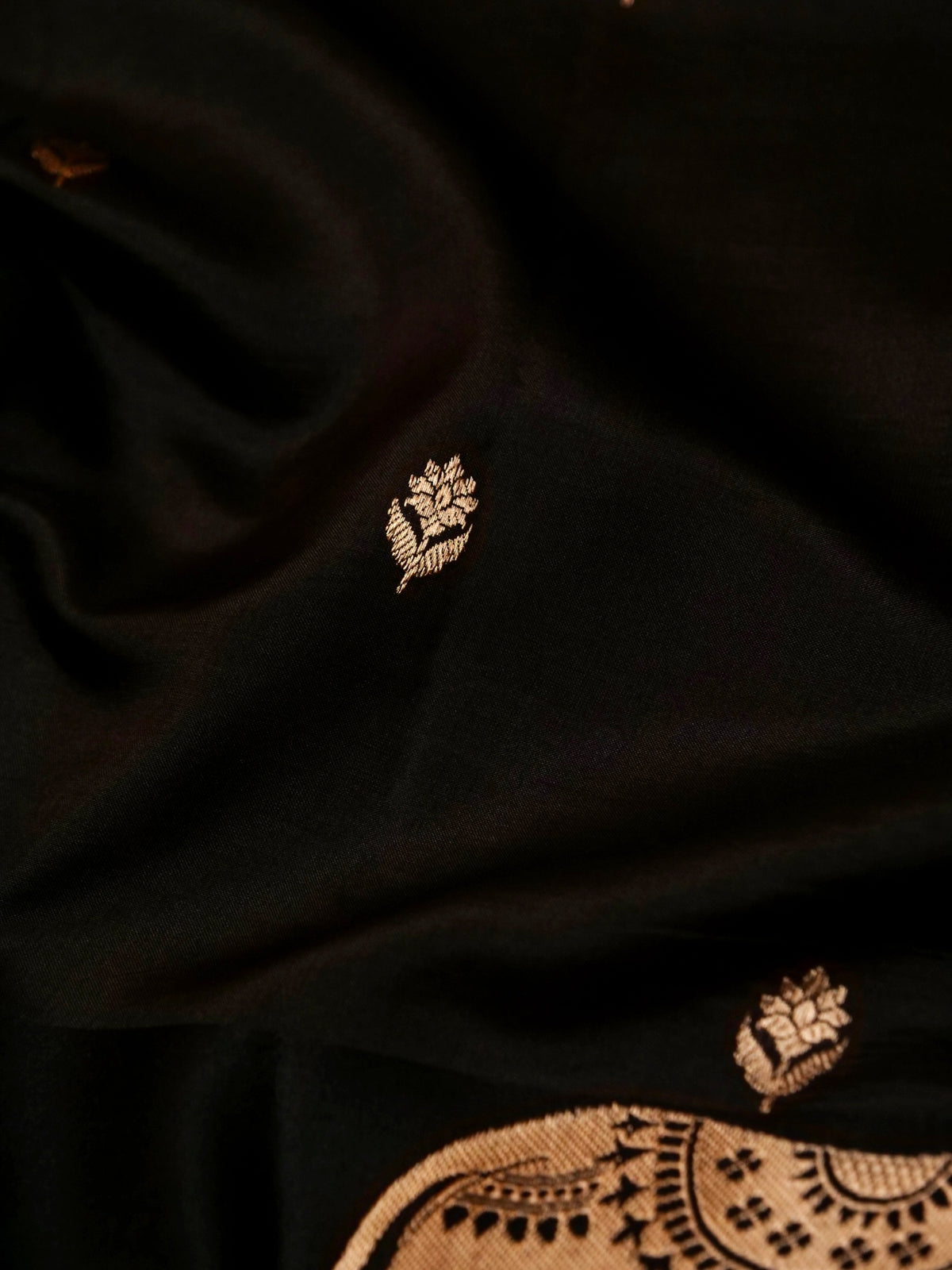 Handwoven Black Banarasi Motif Katan Soft Silk Saree