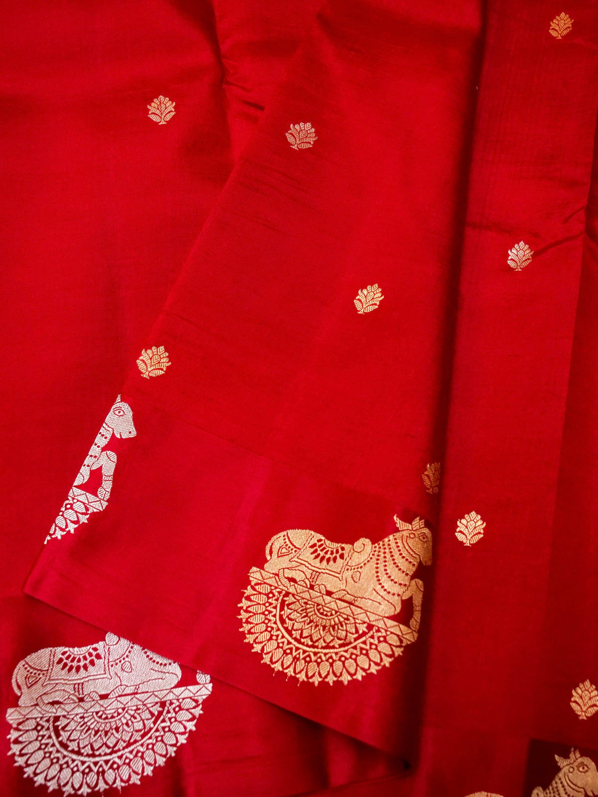 Handwoven Red Banarasi Motif Katan Soft Silk Saree