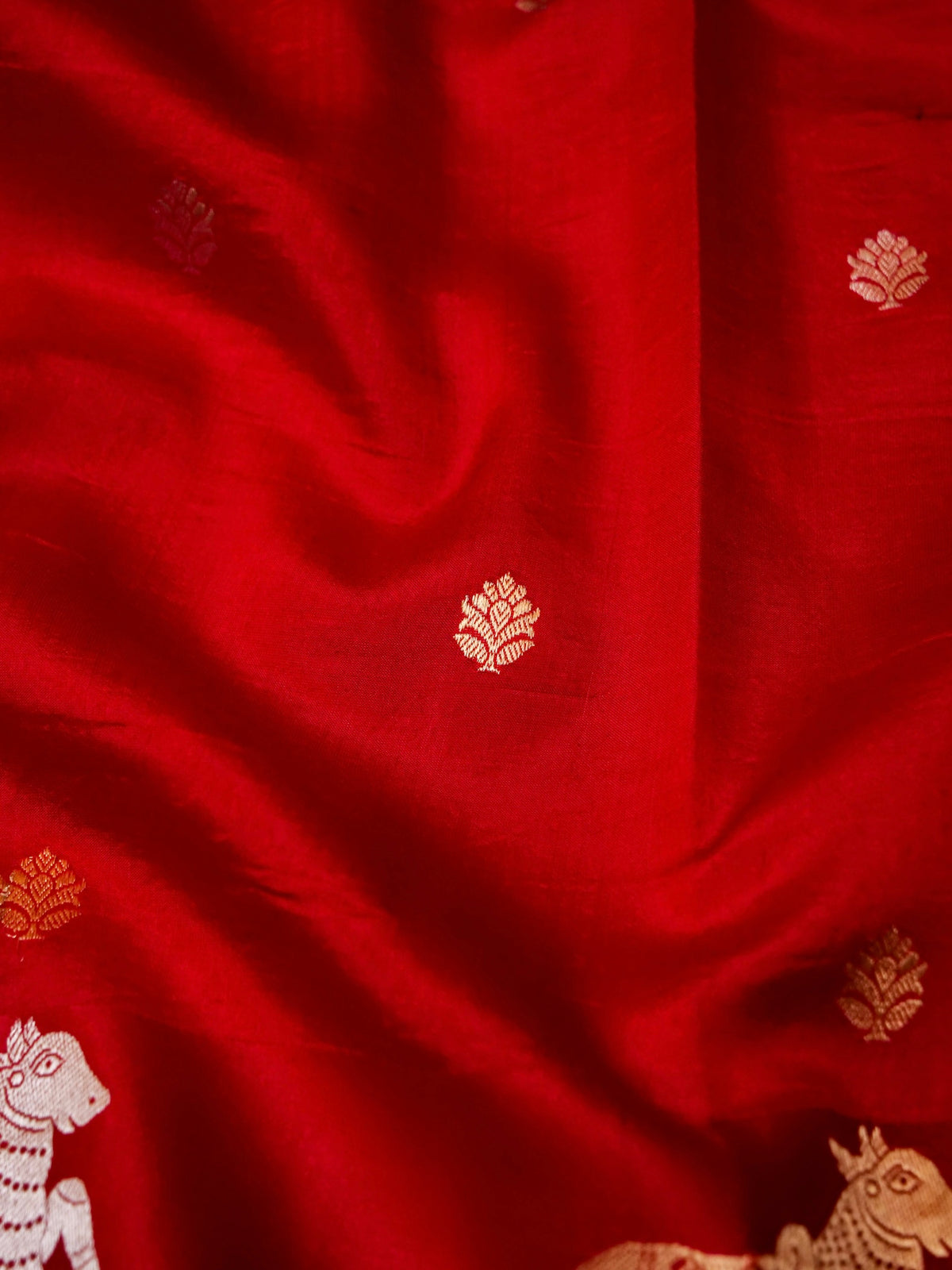 Handwoven Red Banarasi Motif Katan Soft Silk Saree