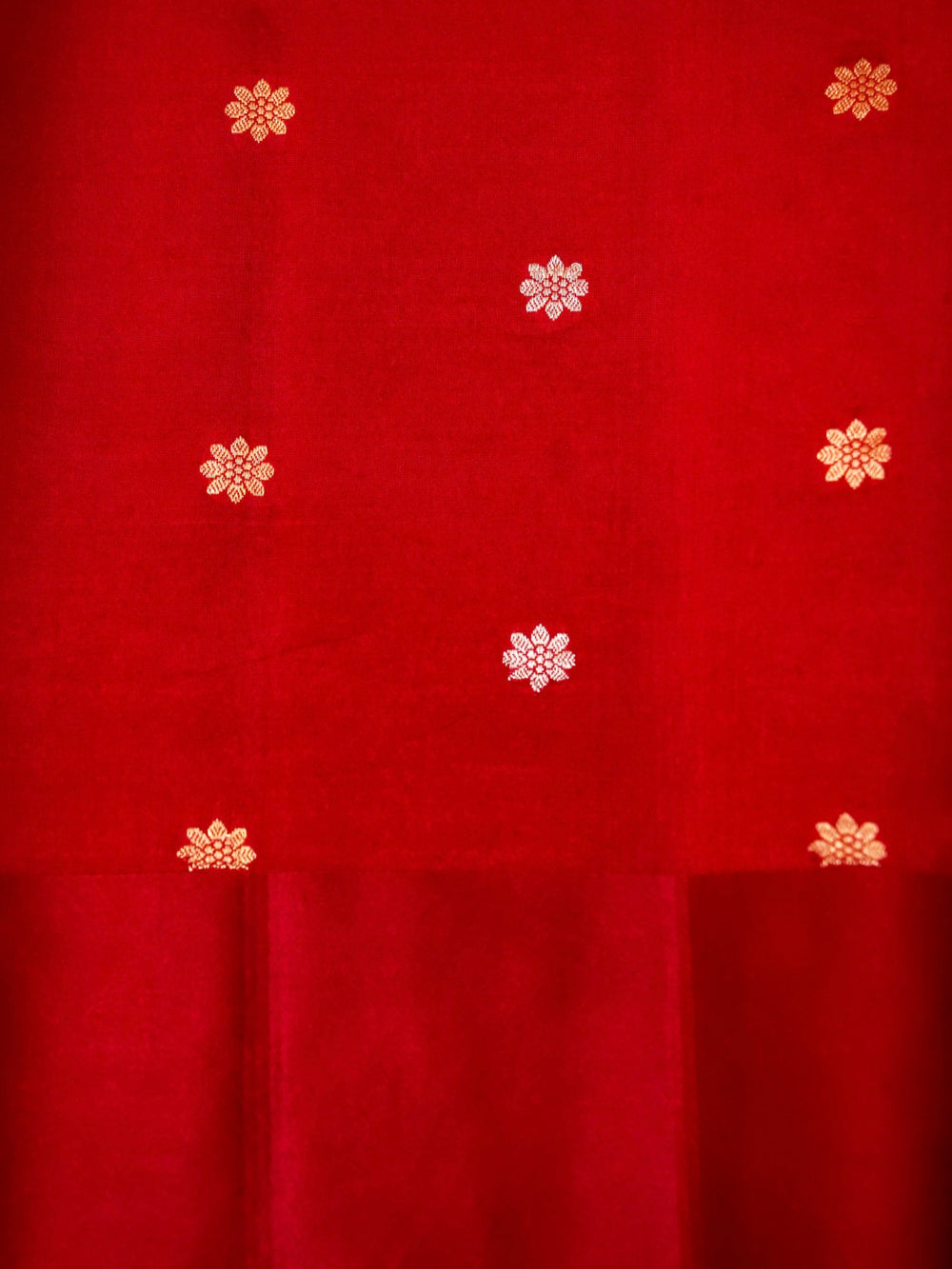 Handwoven Red Banarasi Motif Katan Soft Silk Saree