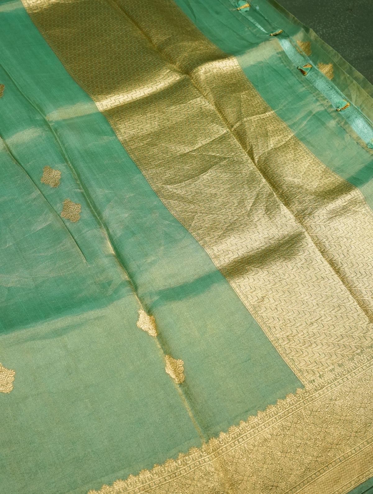 Handwoven Green Banarasi Tissue Silk Saree