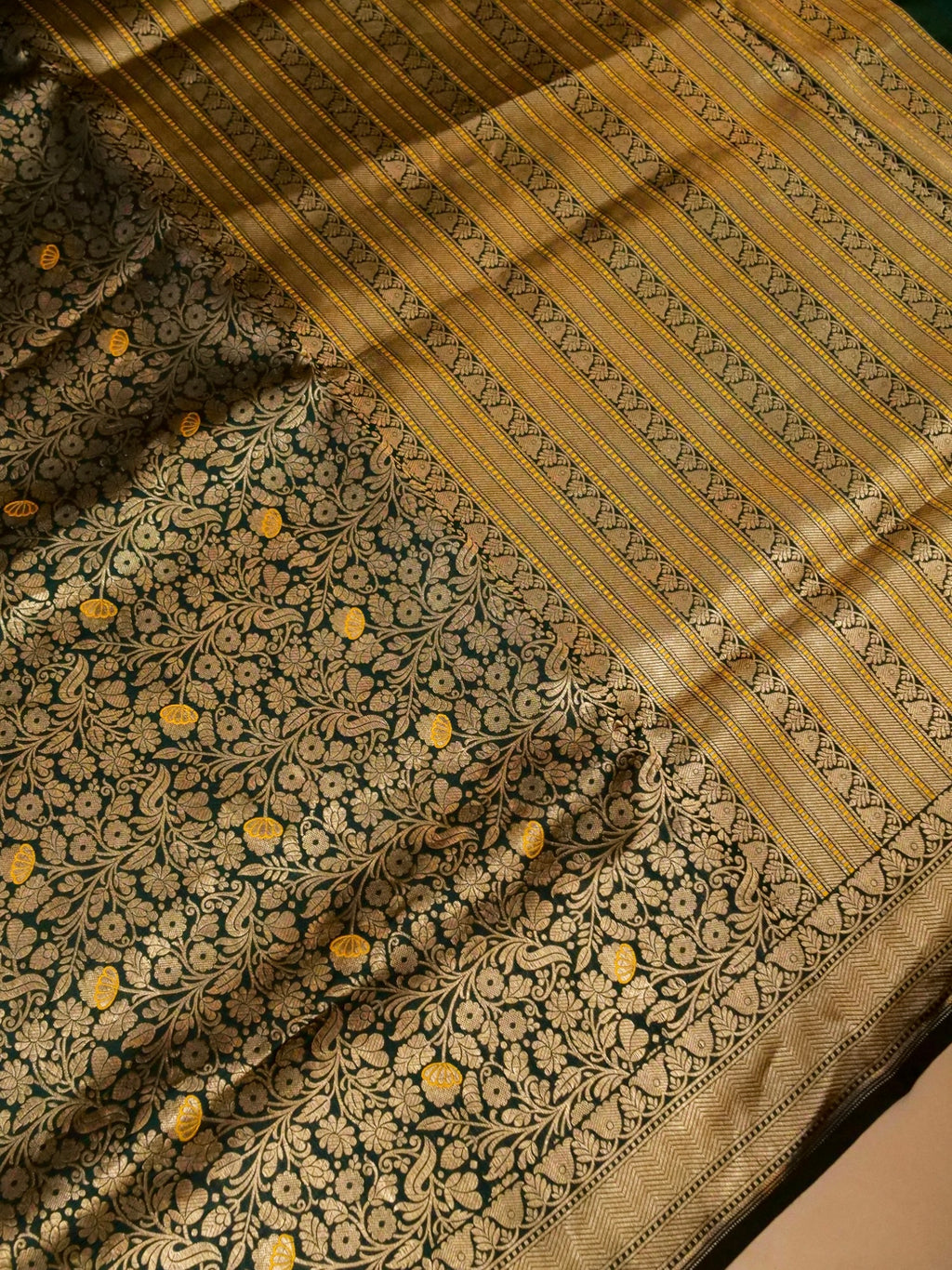 Handwoven Bottle Green Banarasi Katan Soft Silk Saree